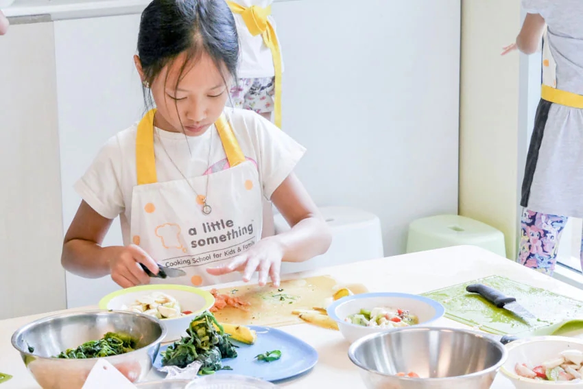 โชว์เชฟตัวน้อยที่ A LITTLE SOMETHING COOKING SCHOOL